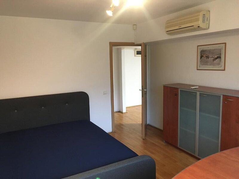 Unirii, ultracentral.